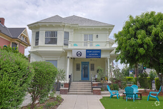 Building Photo - 910 W 23rd St