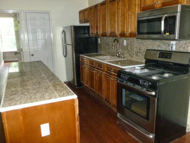 Kitchen - 159 Monroe St