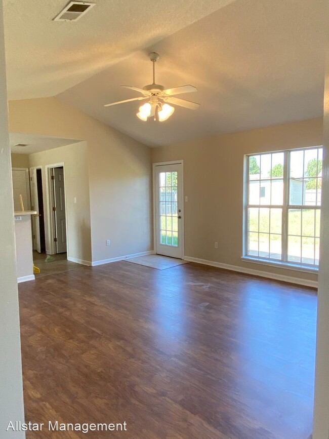 Building Photo - 3 br, 2 bath House - 1820 Central Trails