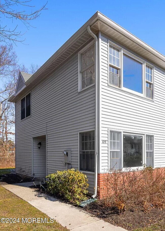 Building Photo - 109 Westchester Dr