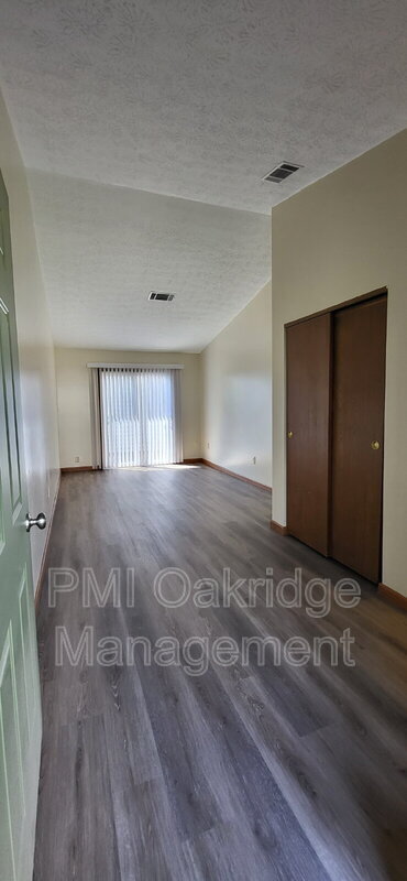 Foto del edificio - 151 Bevonne Ct