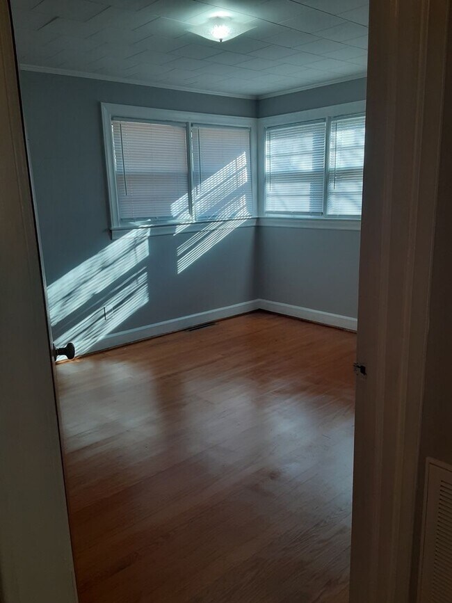 Foto del edificio - Charming 3 Bed, 1 Bath Brick Home – $1550/...