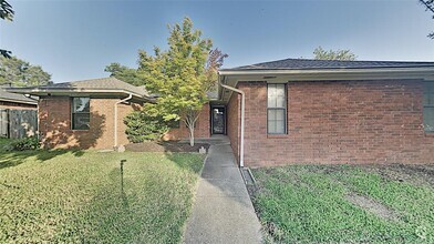 Building Photo - 1616 Shadybrook Ln