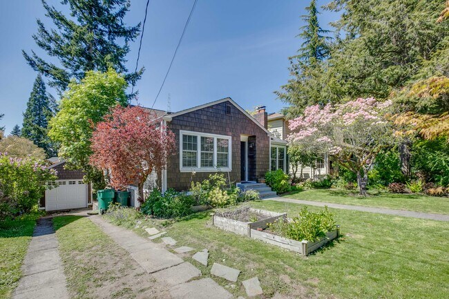 Building Photo - 8815 12th Ave NE