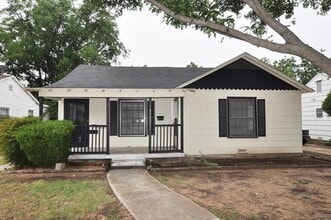 Building Photo - 2726 Wayside Ave