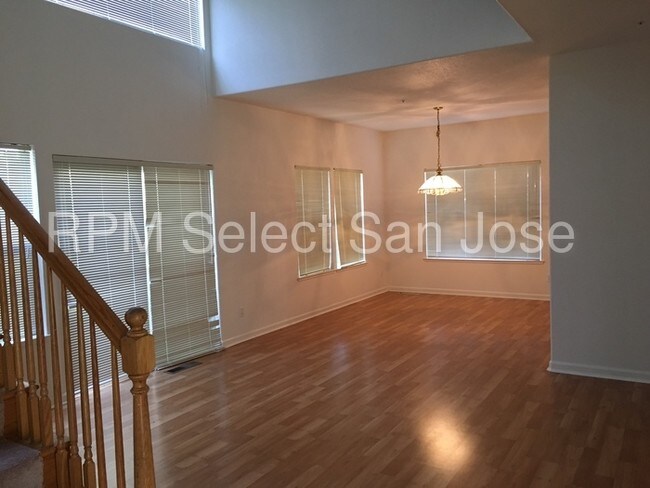 Building Photo - 575 San Pablo Ct