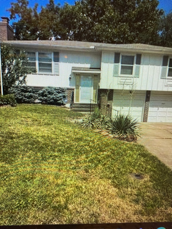 Building Photo - 8801 Grandview St
