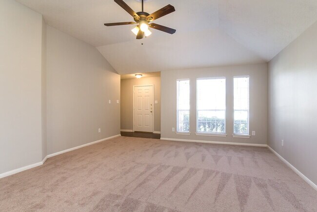 Foto del edificio - 32123 Decker Oaks Dr