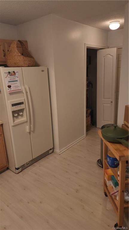 Building Photo - 241 Crestwood Ct