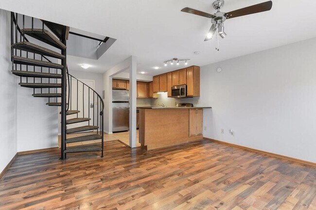 Foto del edificio - 7236 72nd Ln N