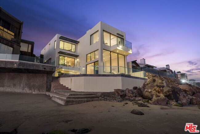 Foto del edificio - 24146 Malibu Rd