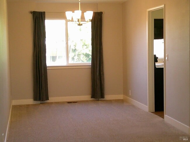 Foto del edificio - 785 Dogwood Cir