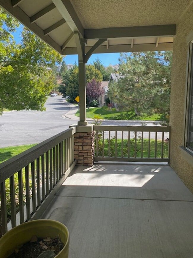 Building Photo - Sweet, perfect 10 located in Caughlin Ranc...