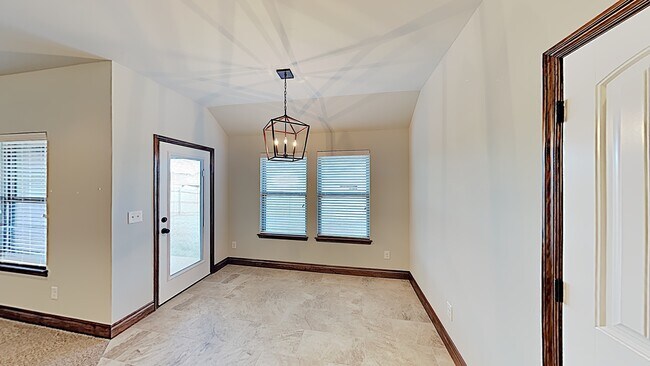 Foto del edificio - Beautiful 4 Bedroom 2 Bath Home in Mustang...