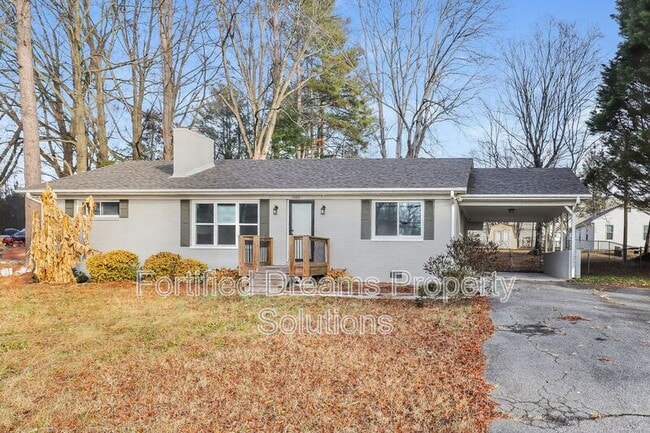 Building Photo - 2465 W Clemmonsville Rd