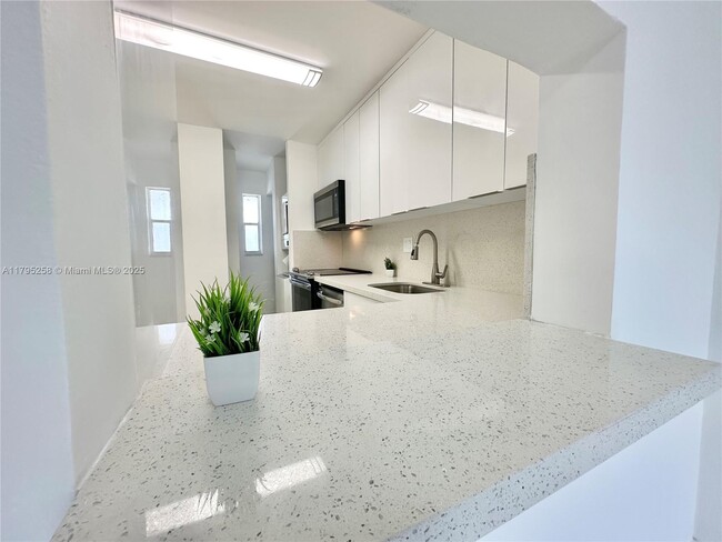 Foto del edificio - 8051 S Colony Cir
