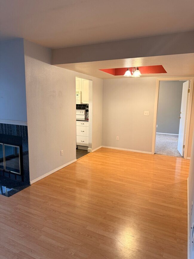 Foto del edificio - 7351 Huntsmen Cir