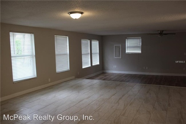 Foto del edificio - 5 br, 3 bath House - 12009 Park Ave