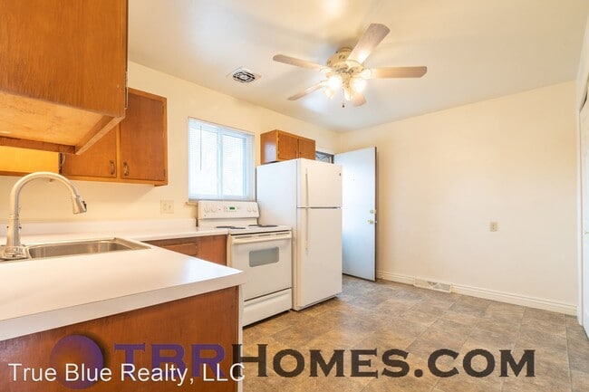Building Photo - 2 br, 1 bath House - 175 S Cody St