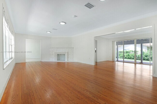 Foto del edificio - 705 San Antonio Ave
