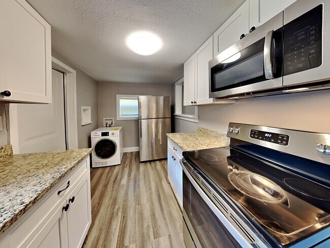 Foto del edificio - 1208 Francis Ave