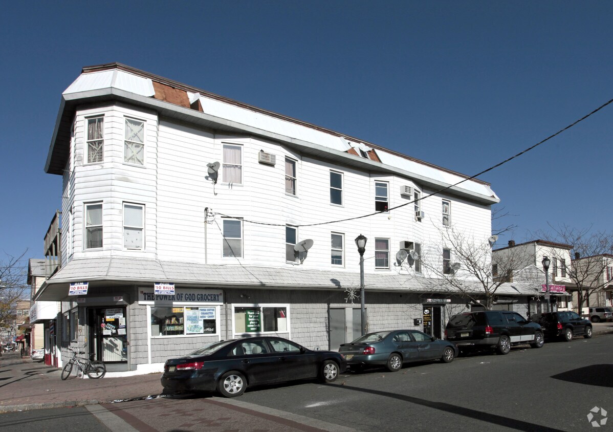 Primary Photo - 801 2nd Ave