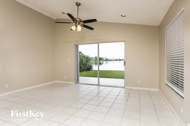 Building Photo - 3202 W Buena Vista Dr