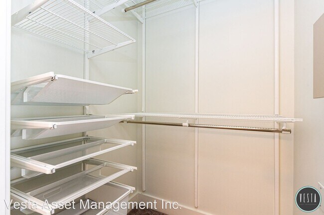 Building Photo - 2 br, 2.5 bath House - 1042 Minna Street #3