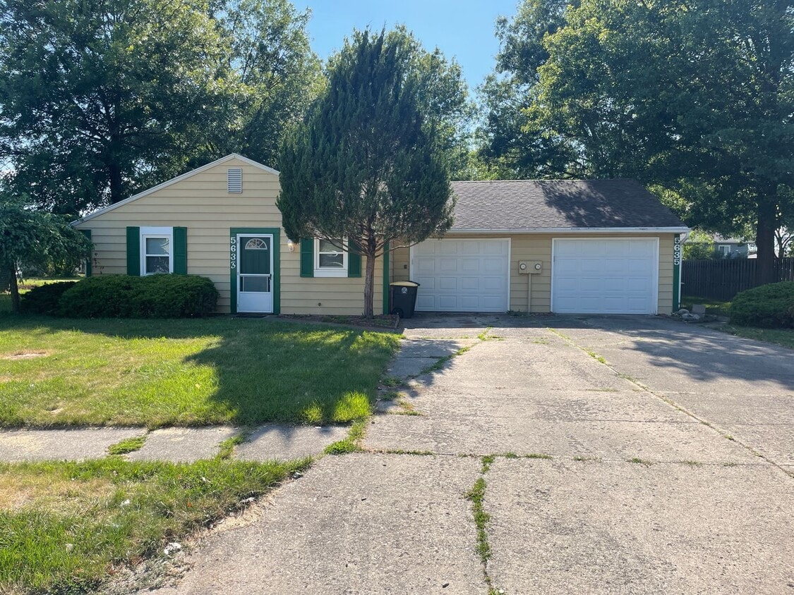 Primary Photo - 5633 Bluebird Ct