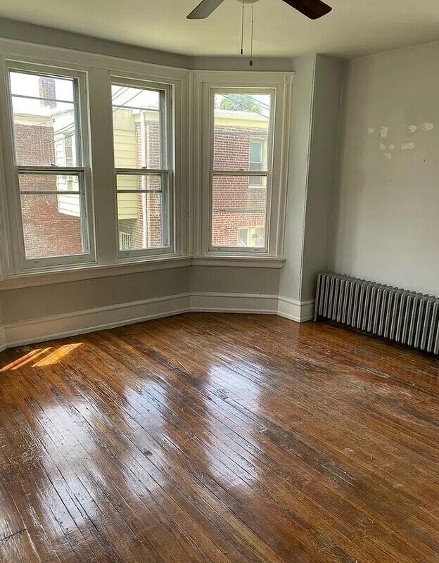 Foto del edificio - 441 E Walnut Ln