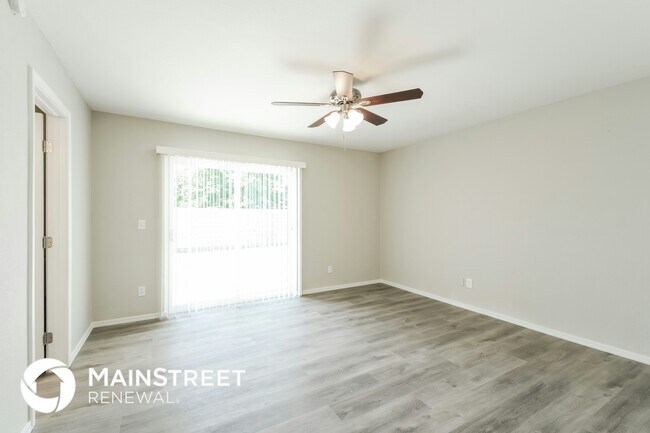 Foto del edificio - 5643 W Sunnyside Dr