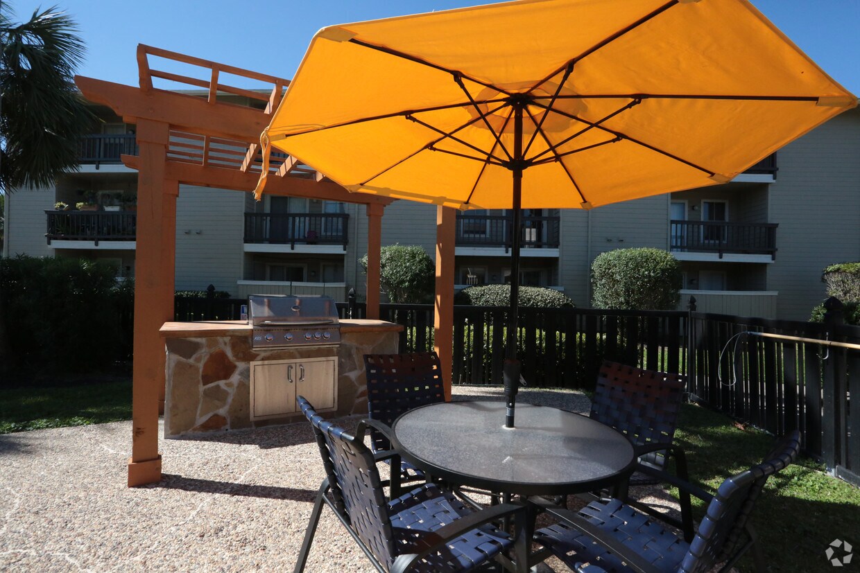 Driftwood Apartments Galveston Galveston, TX