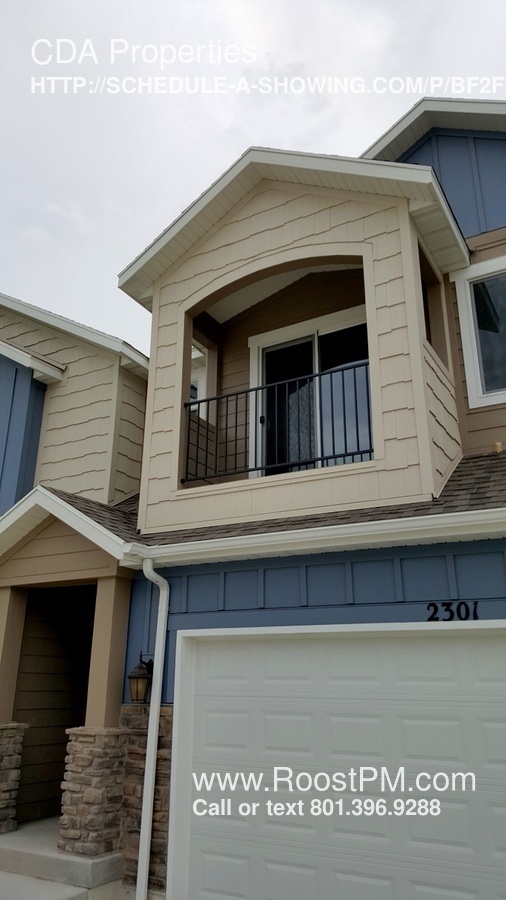 Building Photo - 2301 Cresthaven Ln
