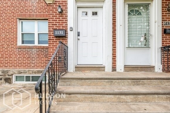 Building Photo - AVAILABLE NOW! - 1131 Hellerman St, Philad...