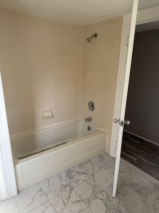 Foto del edificio - 332-334 Cincinnati Ave