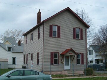 Building Photo - 1826 NE Jackson St