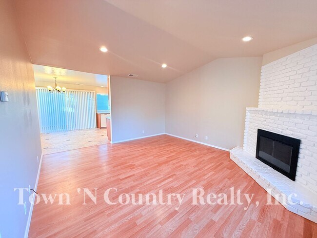 Foto del edificio - 1720 Cherokee Dr