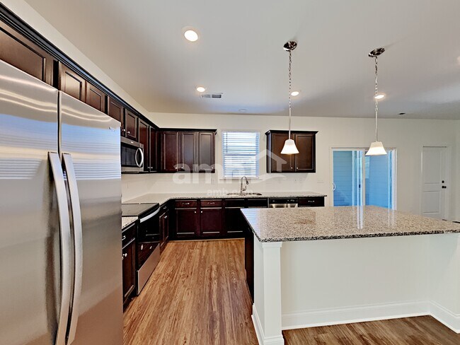 Foto del edificio - 205 Stowe Rd