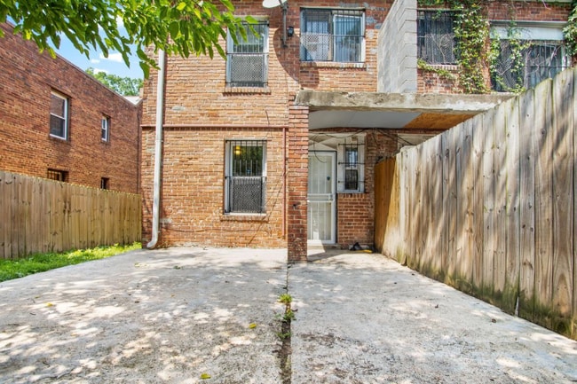 Foto del edificio - 349 Parkland Pl SE