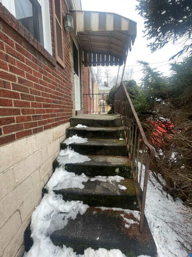 Building Photo - 149 Parkwood Rd