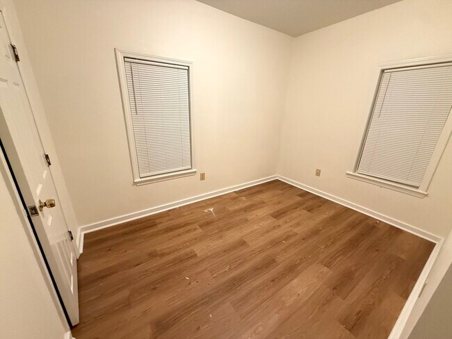 Foto del edificio - 6 S Ward St