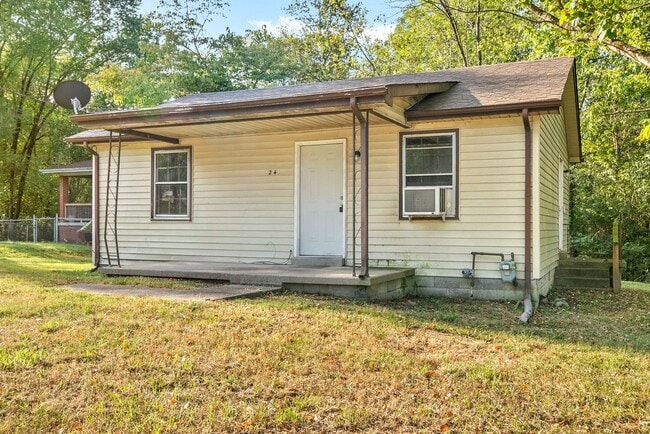 Building Photo - 2 Bedroom Pet Friendly Home For Rent!