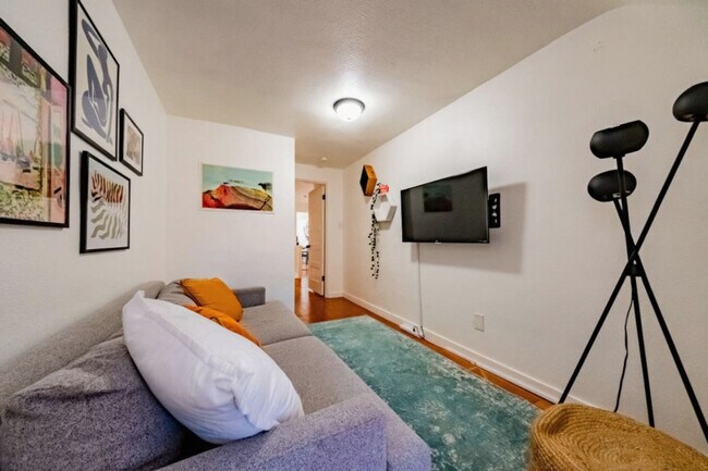 Foto del edificio - 170 E 100 N