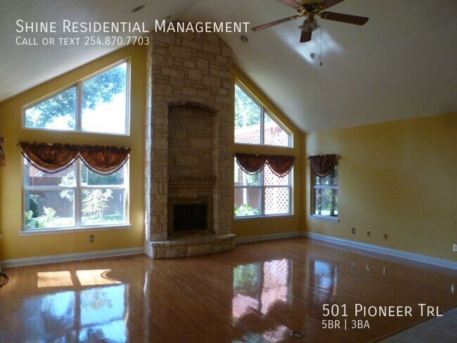 Foto del edificio - 501 Pioneer Trail