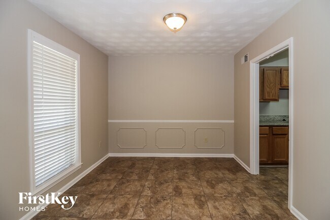 Building Photo - 3324 Lynchburg St