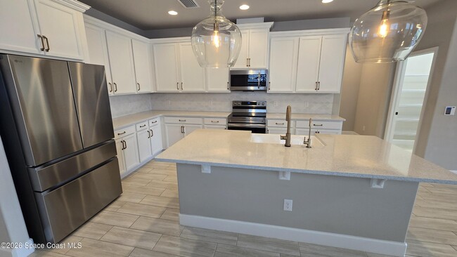 Building Photo - 2327 Kamin Dr