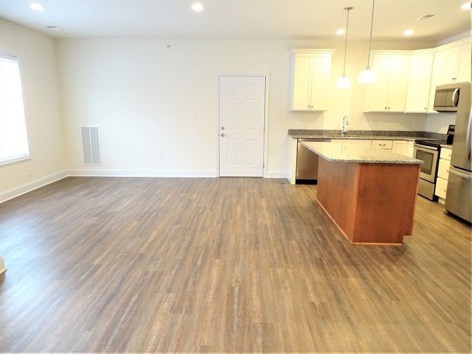 18 Pequea Manor Dr Unit 9, Gordonville, PA 17529 Room for Rent in