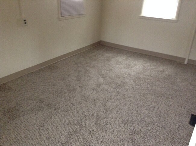 Foto del edificio - 321-323 Euclid Avenue