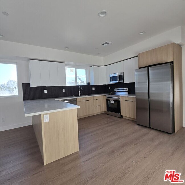 Foto del edificio - 10829 Peach Grove St