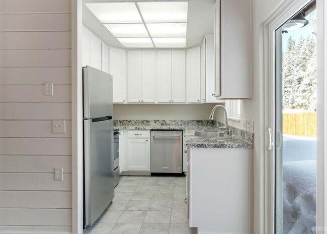 Foto del edificio - 1597 Atroari St